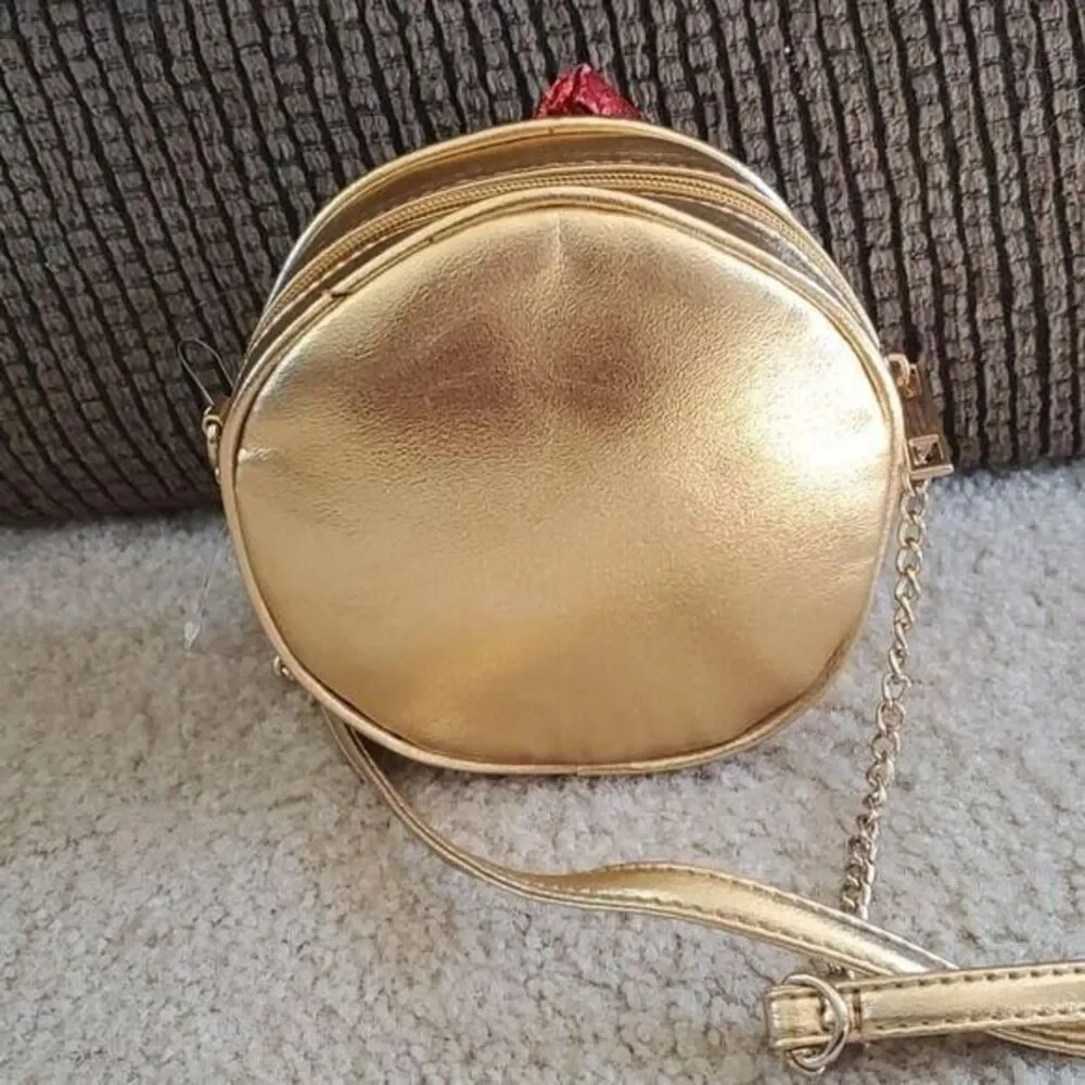 Olivia Miller adorable gold